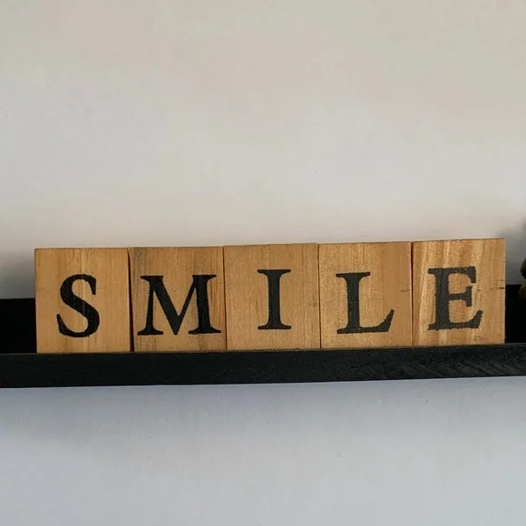 ‘Smile' Decor - Picture 2 of 5